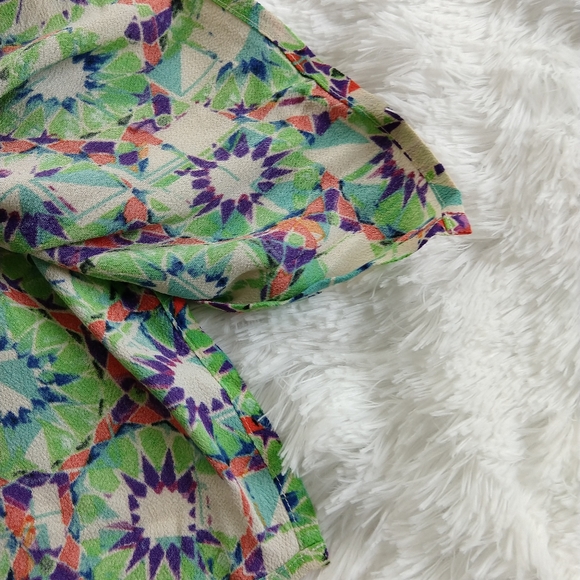 Cabi Women's Kaleidoscope Print Top Size XS - Picture 7 of 7